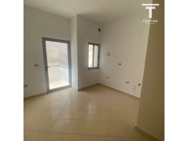Tirane, shitet apartament 2+1+Ballkon Kati 2, 92 m² 110.400 € 