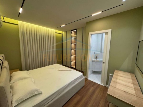 Tirane, jepet me qera 2+1+Ballkon Kati 5, 92 m² 730€ (rruga nexho konomi astir)