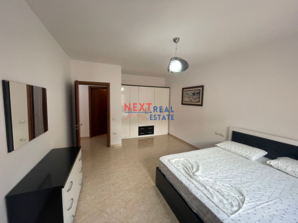 Vlore, jepet me qera apartament 2+1+Ballkon , 350 € (LUNGOMARE)