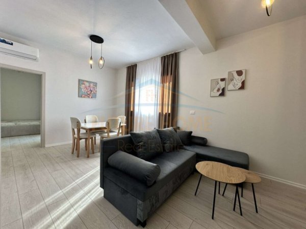 Tirane, jepet me qera 2+1+Ballkon Kati 5, 600 € (rruga teodor keko astir)