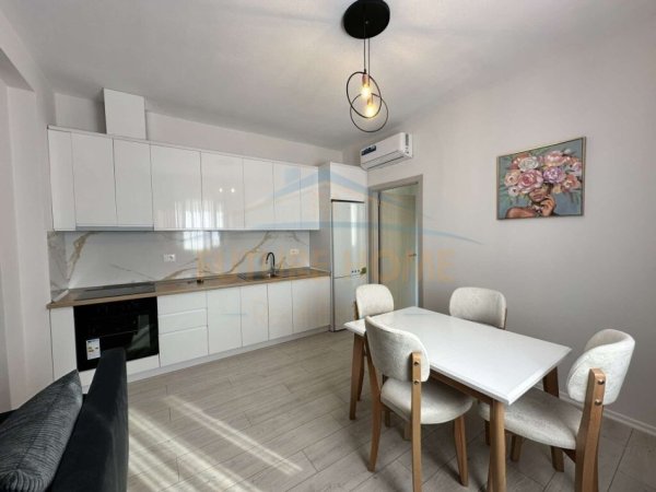 Tirane, jepet me qera 2+1+Ballkon Kati 5, 600 € (rruga teodor keko astir)