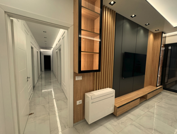Tirane, jepet me qera apartament+verande | Penthouse 3+1+Aneks+Ballkon Kati 9, 382 m² 2.500 € (Astir)