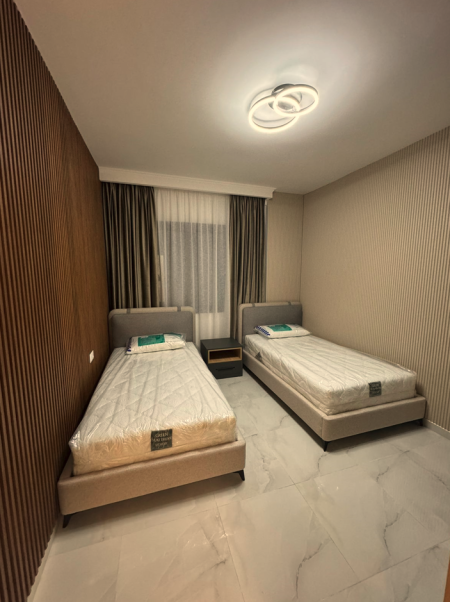 Tirane, jepet me qera apartament+verande | Penthouse 3+1+Aneks+Ballkon Kati 9, 382 m² 2.500 € (Astir)