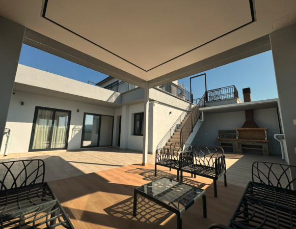 Tirane, jepet me qera apartament+verande | Penthouse 3+1+Aneks+Ballkon Kati 9, 382 m² 2.500 € (Astir)