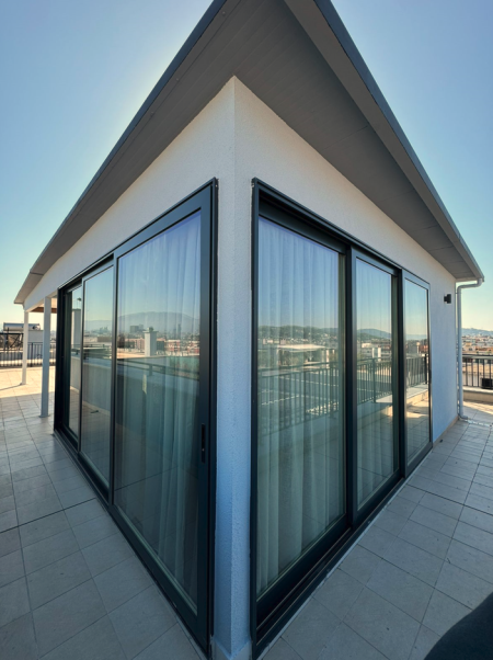Tirane, jepet me qera apartament+verande | Penthouse 3+1+Aneks+Ballkon Kati 9, 382 m² 2.500 € (Astir)
