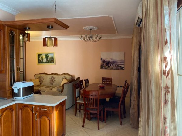 Tirane, jepet me qera apartament 2+1 Kati 1, 100 m² 500 € (Sauk)