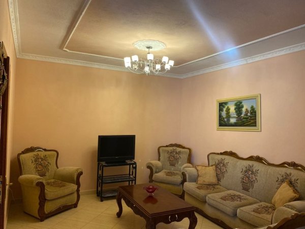 Tirane, jepet me qera apartament 2+1 Kati 1, 100 m² 500 € (Sauk)
