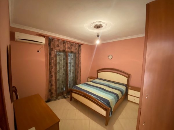 Tirane, jepet me qera apartament 2+1 Kati 1, 100 m² 500 € (Sauk)