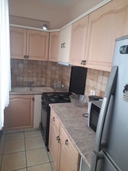 Tirane, jepet me qera apartament 3+1 Kati 6, 100 m² 700 € (Vasil Shanto)