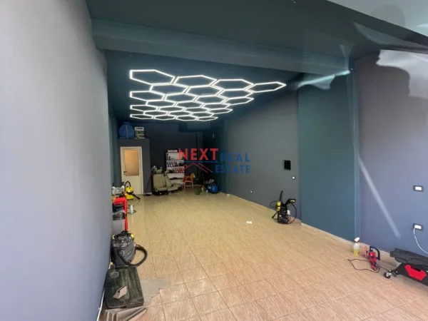 Vlore, shitet ambjent biznesi Kati 0, 58 m² 90.500 € (ALBANO ROMINA)