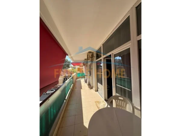 Tirane, jepet me qera apartament 2+1+Aneks+Ballkon Kati 3, 114 m² 750 € (RRUGA E ELBASANIT)