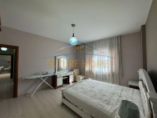 Tirane, jepet me qera apartament 2+1+Aneks+Ballkon Kati 3, 114 m² 750 € (RRUGA E ELBASANIT)