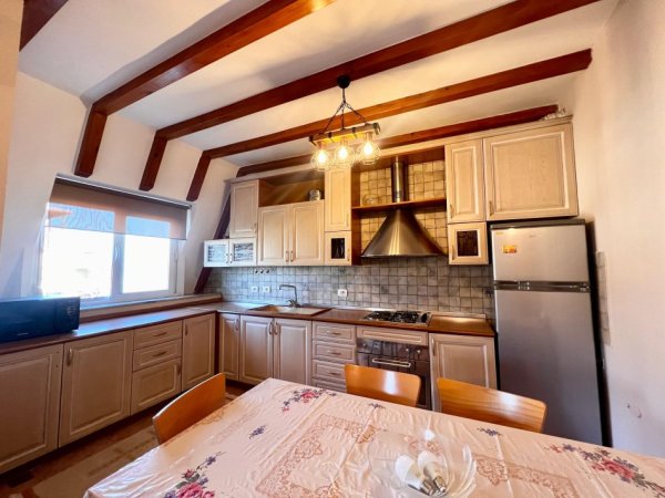 Tirane, jepet me qera apartament 2+1+Ballkon Kati 6, 120 m² 800 € (Liqeni Artificial)