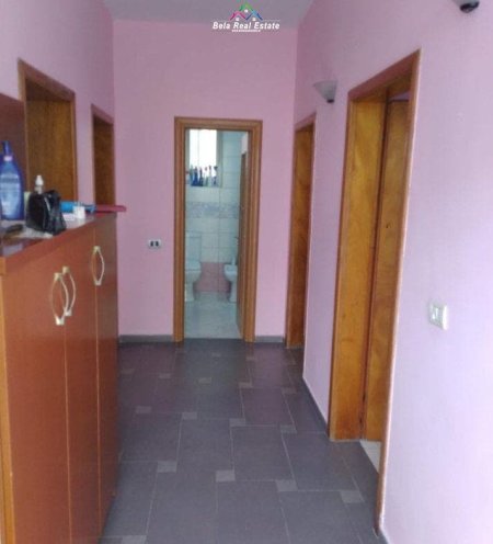 Tirane, jepet me qera Vile 3+1+Ballkon Kati 1, 120 m² 700 € (Siri Kodra)