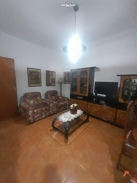 Tirane, jepet me qera apartament 2+1 Kati 4, 86 m² 600 € (Shkolla e Kuqe)