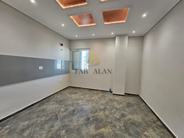 Tirane, shitet apartament 2+1+Ballkon Kati 4, 122 m² 164.000 € (OXHAKU)