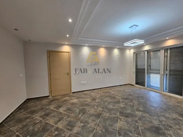 Tirane, shitet apartament 2+1+Ballkon Kati 4, 122 m² 164.000 € (OXHAKU)
