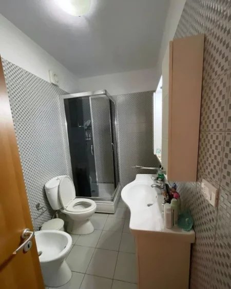 Tirane, shitet apartament , 65 m² 89.000 € 