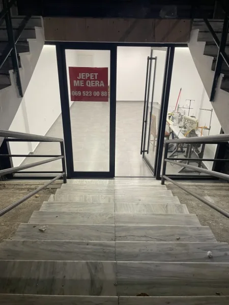 Tirane, jepet me qera dyqan Kati 0, 40 m² 80.000 leke (ferit xhajko)
