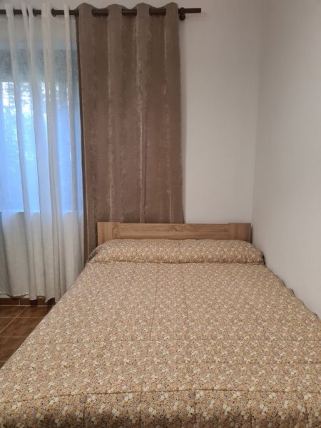 Tirane, jepet me qera apartament 1+1 Kati 1, 45 m² 500 €
