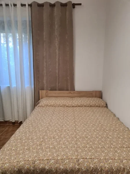Tirane, jepet me qera apartament 1+1 Kati 1, 45 m² 500 €