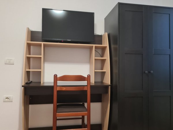 Tirane, jepet me qera apartament 1+1 Kati 1, 45 m² 500 €