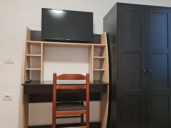 Tirane, jepet me qera apartament 1+1 Kati 1, 45 m² 500 €