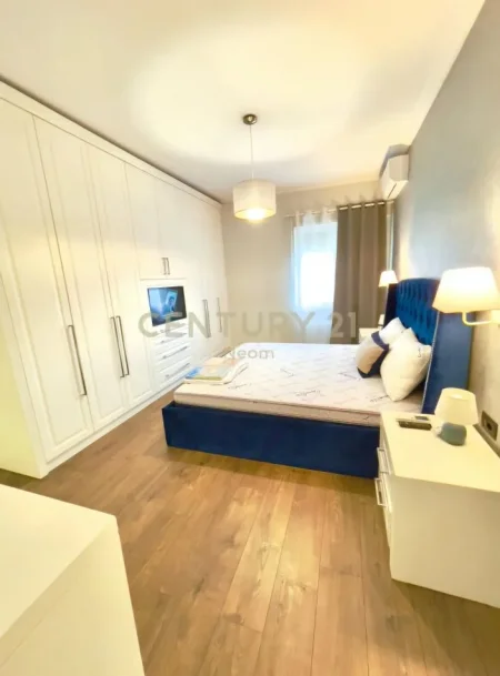 Tirane, jepet me qera apartament 2+1 Kati 6, 115 m² 800 € (Kopshti Botanik)