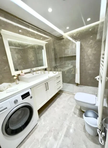 Tirane, jepet me qera apartament 2+1 Kati 6, 115 m² 800 € (Kopshti Botanik)