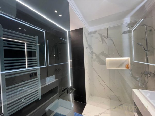 Tirane, jepet me qera apartament 2+1 , 165 m² 2.000 € (Kopshti Zoologjik)
