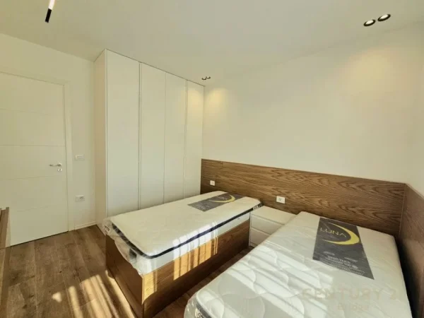 Tirane, jepet me qera apartament 2+1 Kati 7, 120 m² 1.300 € (Kodra e Diellit)