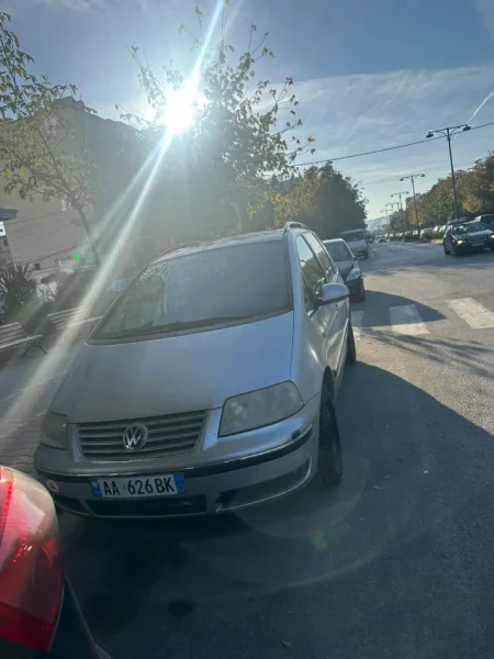 Elbasan, shes makine | veture Nafte, gri metalizato Klima 39.300 km 3.000 €,i diskutushem