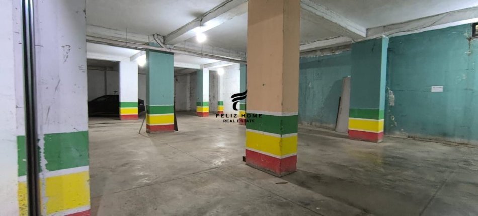 Tirane, jepet me qera magazine Kati -1, 600 m² 1.100 € (YZBERISHT)