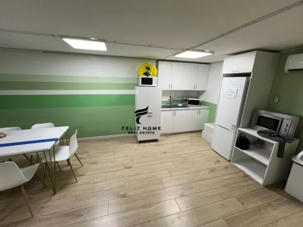 Tirane, jepet me qera zyre Kati 1, 520 m² 7.000 € (RRUGA E DIBRES)