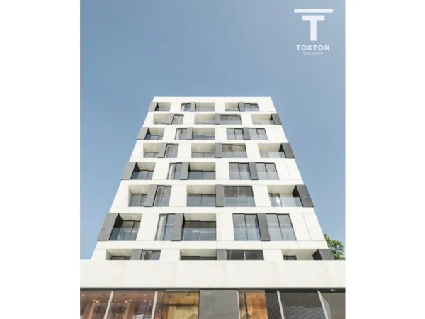 Tirane, shitet apartament 2+1+Ballkon Kati 1, 90 m² 93.000 € 