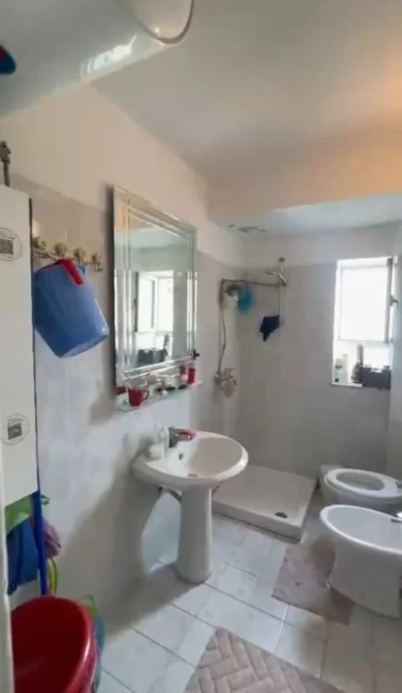 Tirane, shitet apartament 3+1+Aneks+Ballkon Kati 3, 95 m² 133.000 € (XHAMLLIKU)