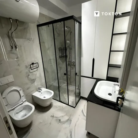 Tirane, jepet me qera apartament 2+1+Ballkon , 100 m² 1.000 €