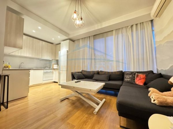 SHITET APARTAMENT 2+1,UNAZA RE