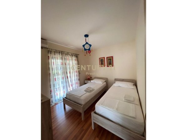 Durres, jepet me qera Vile 3+1+Ballkon Kati 0, 220 m² 1.000 € (Golem)