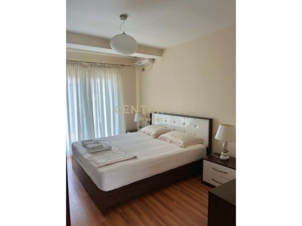 Durres, jepet me qera Vile 3+1+Ballkon Kati 0, 220 m² 1.000 € (Golem)