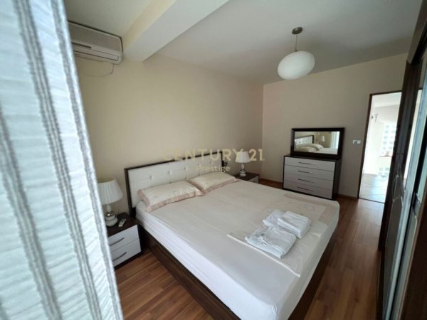 Durres, jepet me qera Vile 3+1+Ballkon Kati 0, 220 m² 1.000 € (Golem)