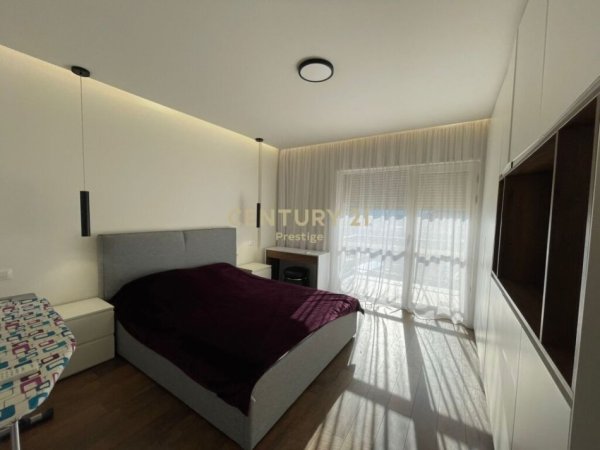 Tirane, jepet me qera apartament 3+1+Aneks+Ballkon Kati 9, 153 m² 2.000 € (Rruga e Elbasanit)