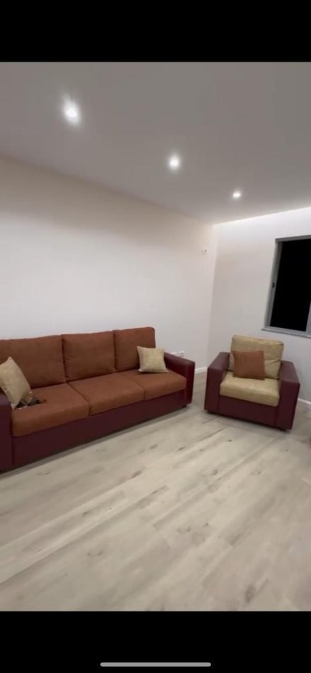 Tirane, jepet me qera apartament 2+1 , 80 m² 500 € 
