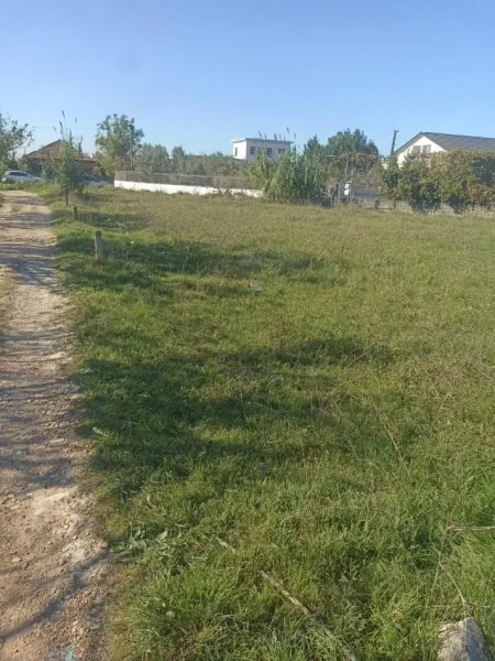 Tirane, shes toke , 1.500 m² 155.000 € (Rruga Teuta Bathore)