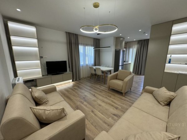 Tirane, jap me qera apartament 2+1+POST PARKIMI , 93 m² 1.000 € (Rruga Servet Libohova, Vilat Selitë)