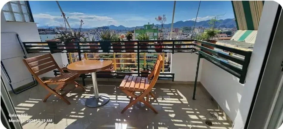 Tirane, jepet me qera apartament 2+1 Kati 11, 1.000 € (Ne Bllok)