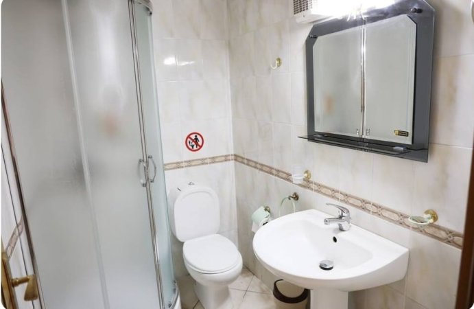 Tirane, jepet me qera apartament 2+1 Kati 11, 1.000 € (Ne Bllok)