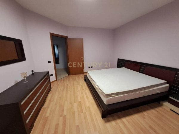 Tirane, jap me qera apartament 2+1+2, 125 m² 650 € (Liqeni i Thatë)