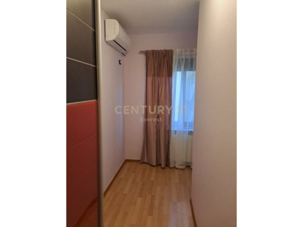 Tirane, jap me qera apartament 2+1+2, 125 m² 650 € (Liqeni i Thatë)