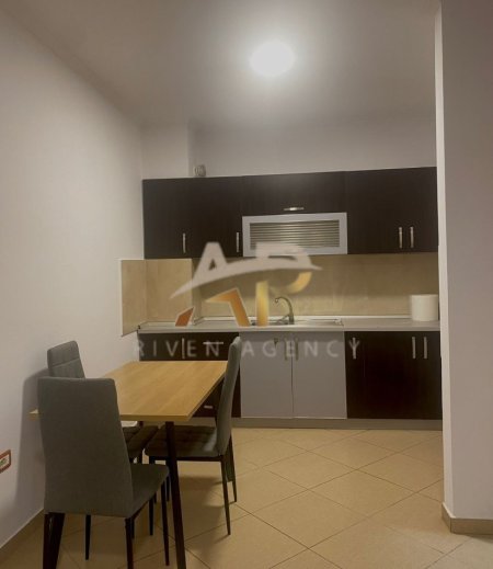 Tirane, jepet me qera shtepi 1+1 Kati 2, 65 m² 450 € (Rezidenca Demneri, pranë pastiçeri Nela 6)